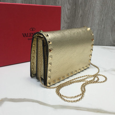 2018 Cheap Valentino Elk Print Calfskin Rockstud Pouch With Chain Bag Light gold